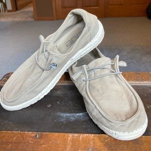 Women's Wendy Hey Dude. Green/grey. Size 10W.